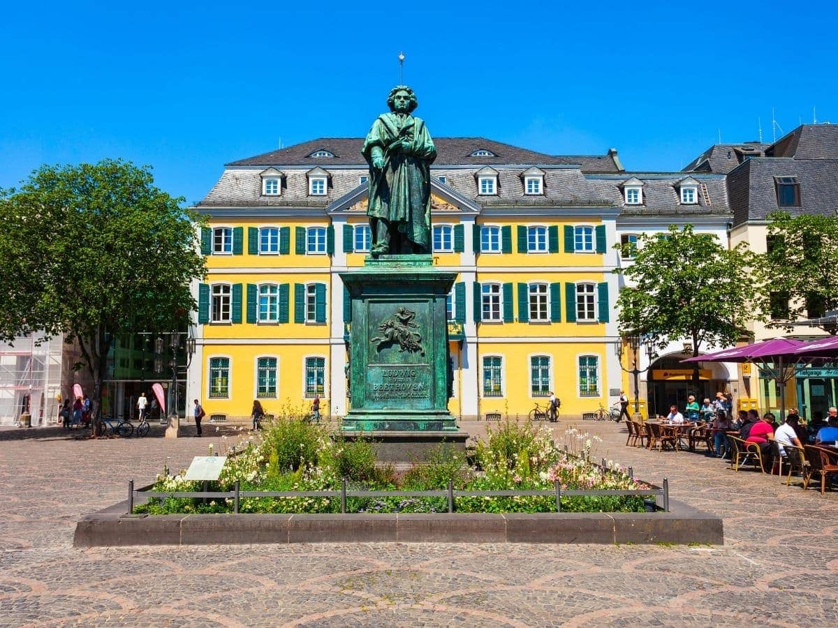 Bonn – frühere berufliche Station als Rechtsanwalt